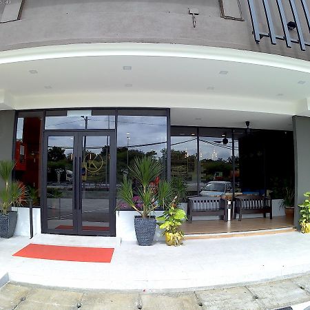 K Boutique Hotel Телук-Интан Экстерьер фото