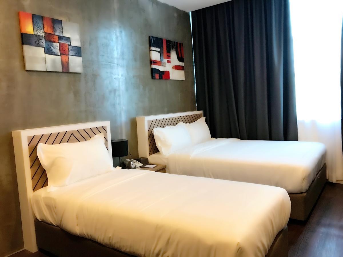 K Boutique Hotel Телук-Интан Экстерьер фото