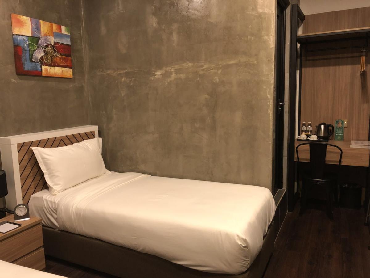K Boutique Hotel Телук-Интан Экстерьер фото
